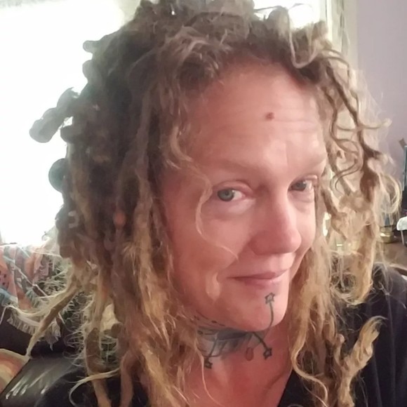 Meet your Posher, Jen - Picture 1 of 1